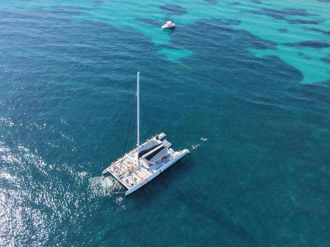 catamaran_por_el_mediterraneo_en_valencia