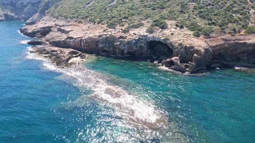 cova_tallada_de_frente